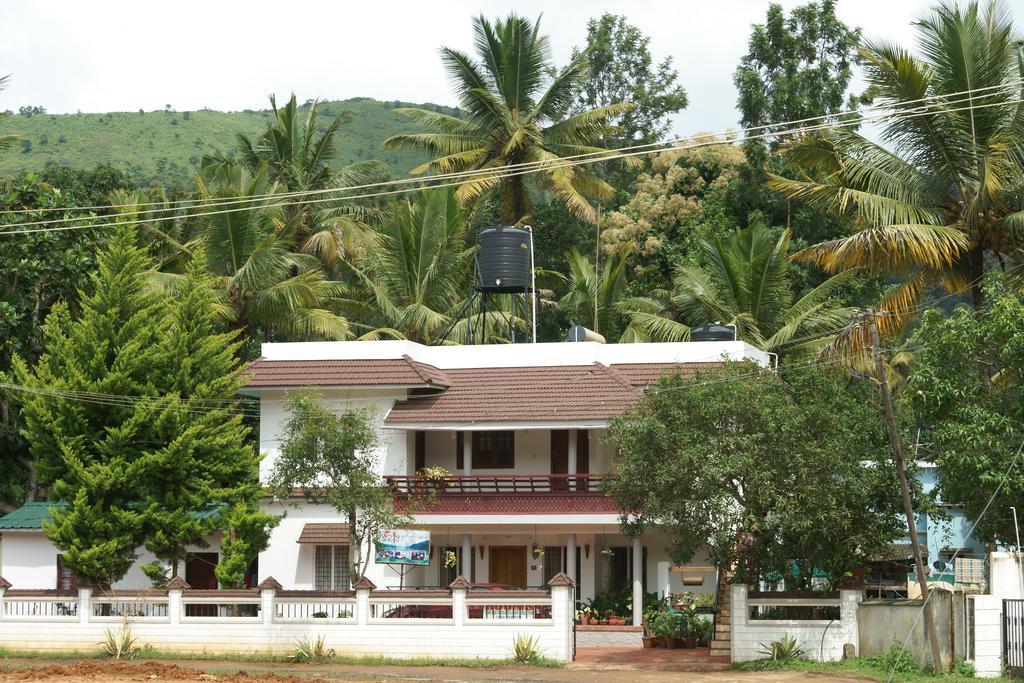 Mistygreen Homestay Теккади Экстерьер фото